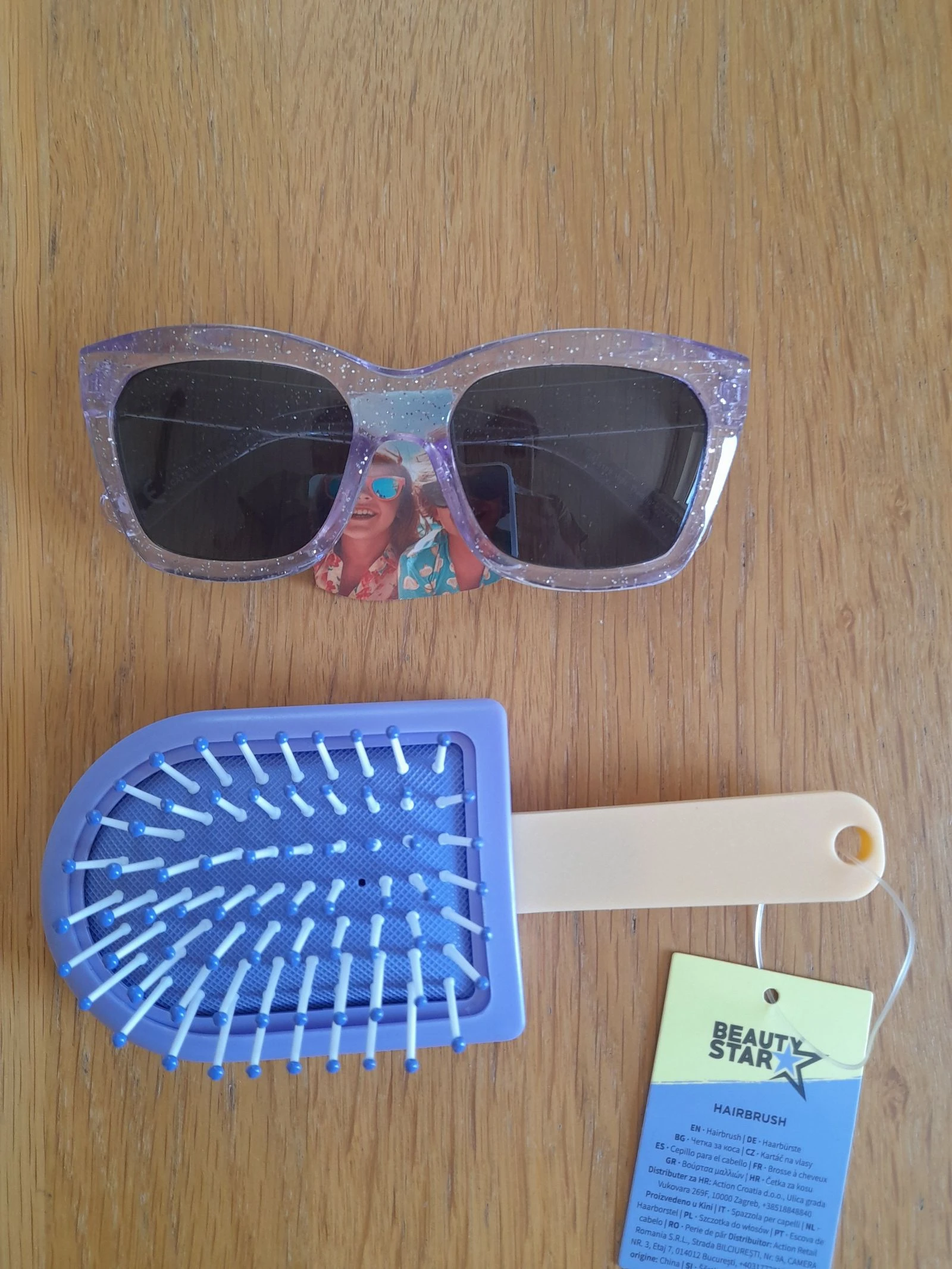 Gafas de sol y cepillo para niña nuevo 💜 – photo 2
